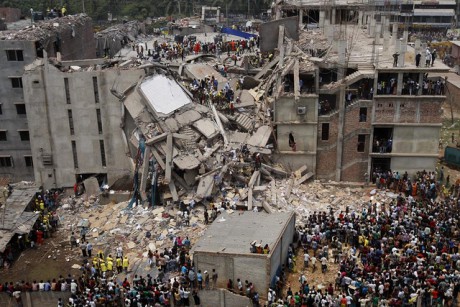 Foto: Rijans. När byggnaden i Dhaka kollapsade 2013 fick drygt 1100 människor sätta livet till. Olyckan bidrog till att fokus på låglöneländernas textilindustri och de usla vilkoren för arbetarna där ökade.