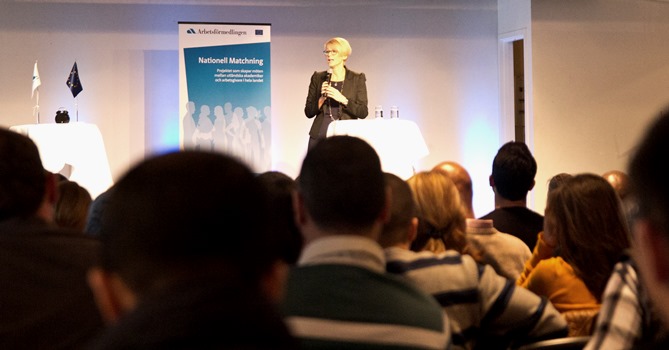 Elisabeth Svantesson (M), vår nya arbetsmarknadsminister, lyfte under sina scenminuter på rekryteringsmässan fram hur viktigt det är att ta tillvara på den arbetskraft och kompetens som finns bland utlandsfödda akademiker.