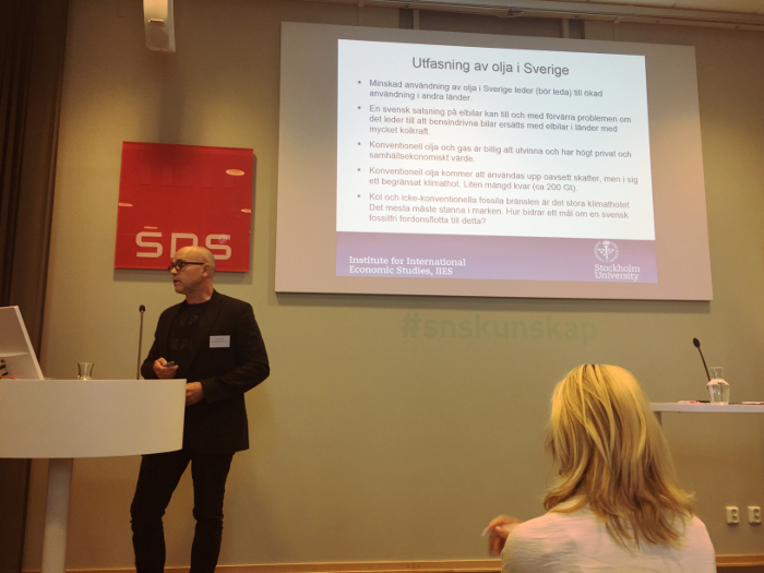 Klimatmålet kräver att fossila bränslen fasas ut på ett effektivt sätt, enligt John Hassler, professor i nationalekonomi vid Institutet för Internationell Ekonomi vid Stockholms Universitet. Foto: Ingenjören